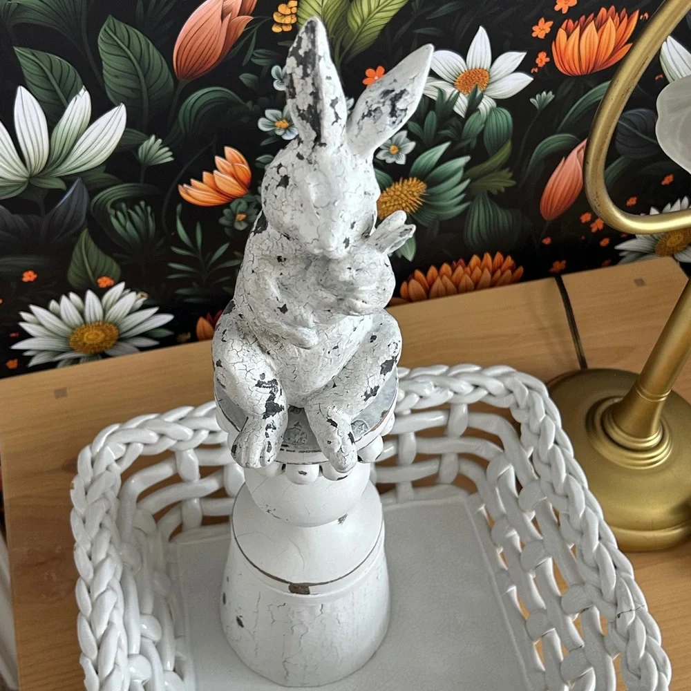 White Distressed Rabbit Statue - Picture 7 of 15